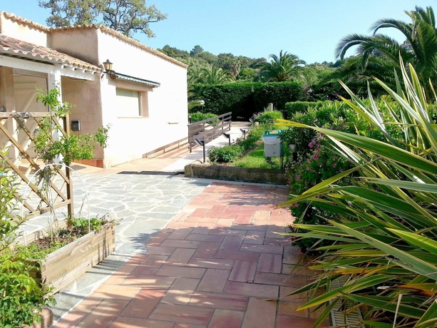 Imagen de los exteriores del Hotel Olmuccio. Foto 9