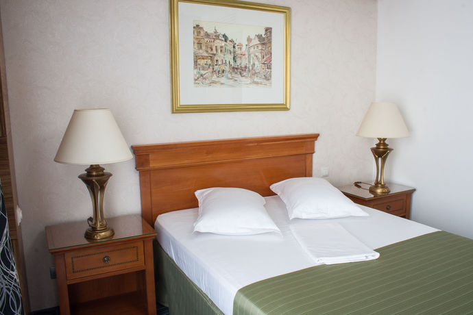 Imagen de la habitación del Hotel Oltenia. Foto 4