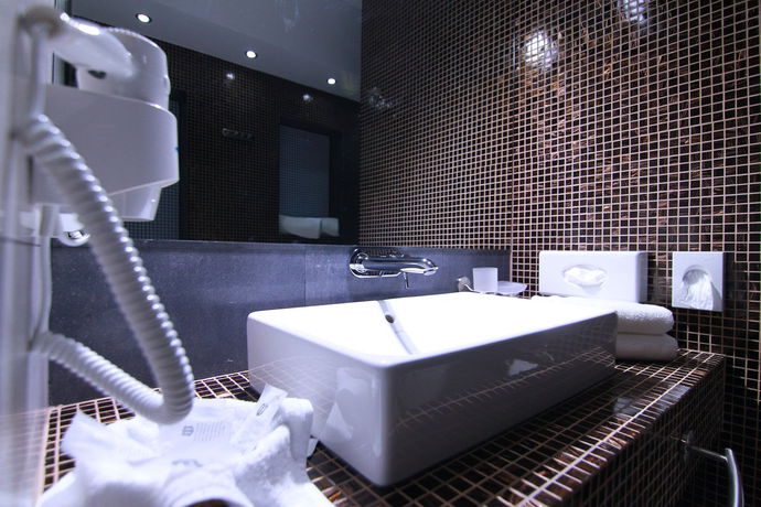 Imagen de la habitación del Hotel Oltenia. Foto 11