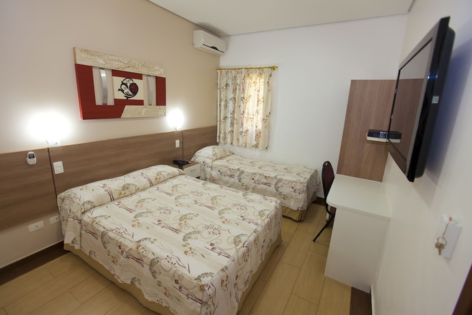 Imagen de la habitación del Hotel Oly Plaza. Foto 4