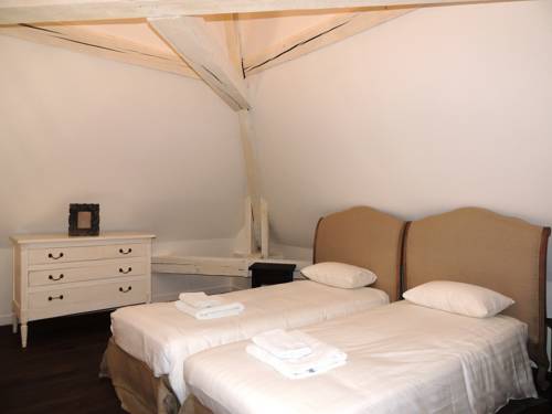 Imagen de la habitación del Hotel Olydea le Ch&acirc;teau de la Redorte. Foto 12