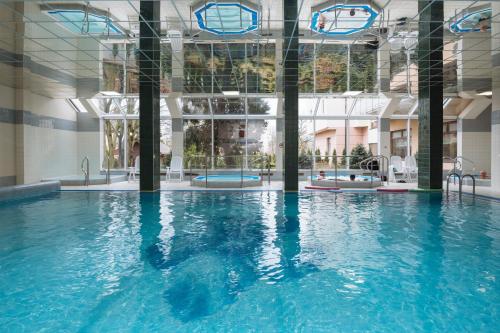 Imagen de la piscina del Hotel Olymp Ii. Foto 19