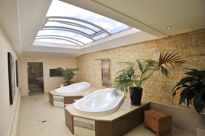 Imagen de la piscina del Hotel Olymp Munich. Foto 14