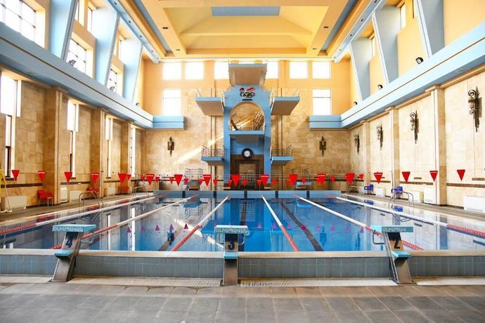 Imagen de la piscina del Hotel Olympavan. Foto 15