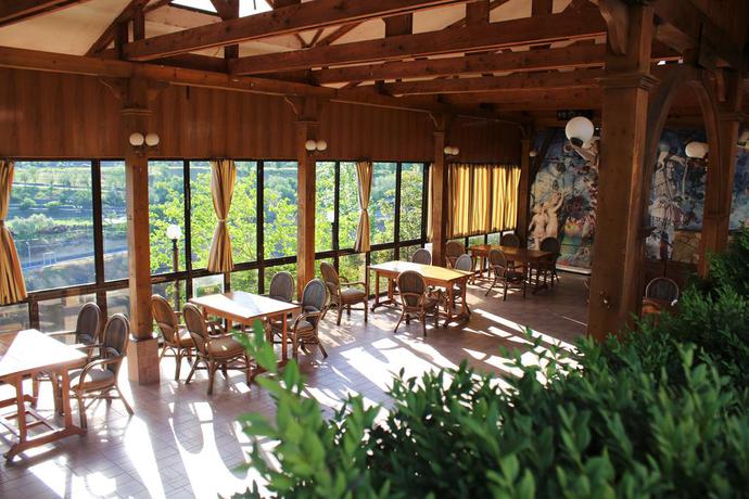 Imagen del bar/restaurante del Hotel Olympia Garden. Foto 3