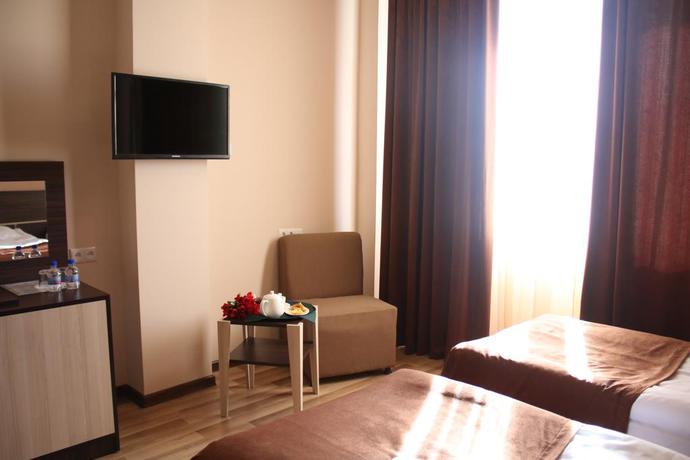 Imagen de la habitación del Hotel Olympia Garden. Foto 13