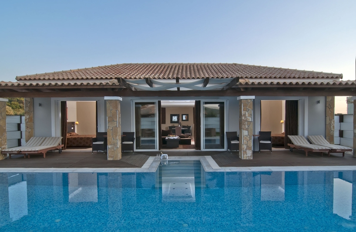 Imagen de los exteriores del Hotel Olympia Golden Beach and Spa. Foto 7