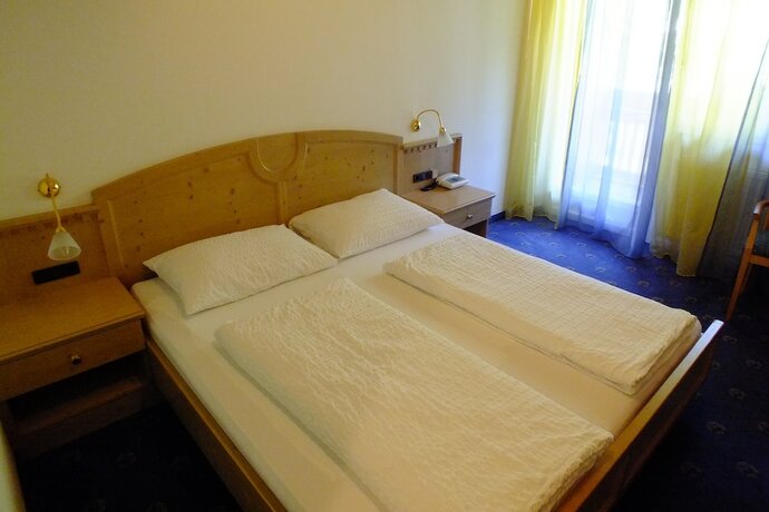 Imagen de la habitación del Hotel Olympia, Irsch - Orsara. Foto 20