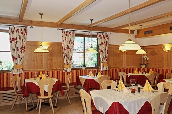 Imagen general del Hotel Olympia, Irsch - Orsara. Foto 10
