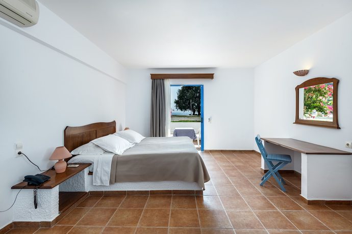 Imagen de la habitación del Hotel Olympia Mare. Foto 10