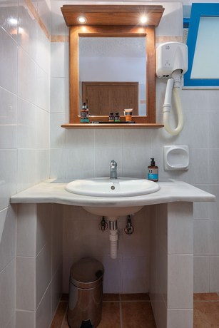 Imagen de la habitación del Hotel Olympia Mare. Foto 13