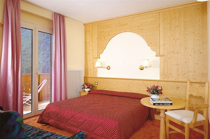 Imagen del bar/restaurante del Hotel Olympia, Molveno. Foto 4