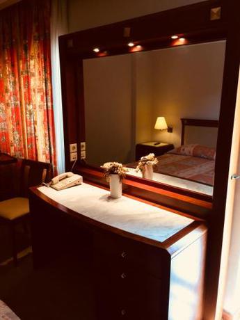 Imagen de la habitación del Hotel Olympia Palace. Foto 5