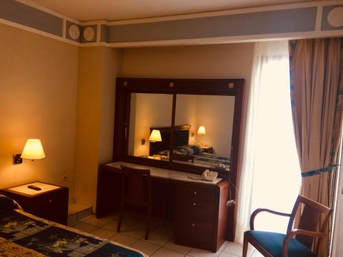 Imagen de la habitación del Hotel Olympia Palace. Foto 7