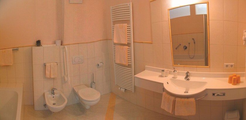 Imagen de la habitación del Hotel Olympia, Reischach - Riscone. Foto 10