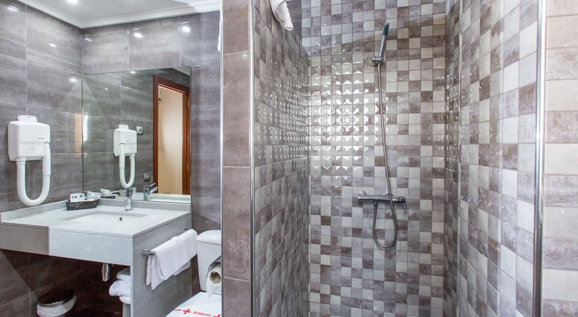 Imagen de la habitación del Hotel Olympia Ronda I. Foto 11