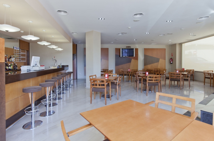 Imagen del bar/restaurante del Hotel Olympia Ronda Ii. Foto 2