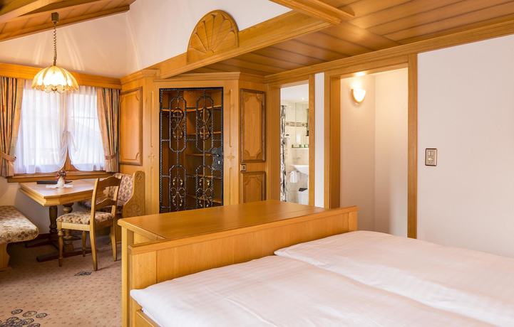 Imagen de la habitación del Hotel Olympia, SAAS-ALMAGELL. Foto 15