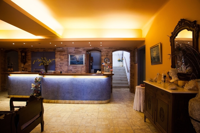 Imagen de los interiores del Hotel Olympia, Siros. Foto 16