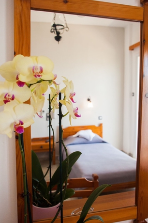 Imagen de la habitación del Hotel Olympia, Siros. Foto 11