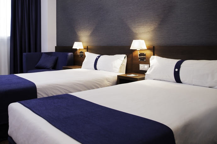 Imagen de la habitación del Hotel Olympia Universidades. Foto 12