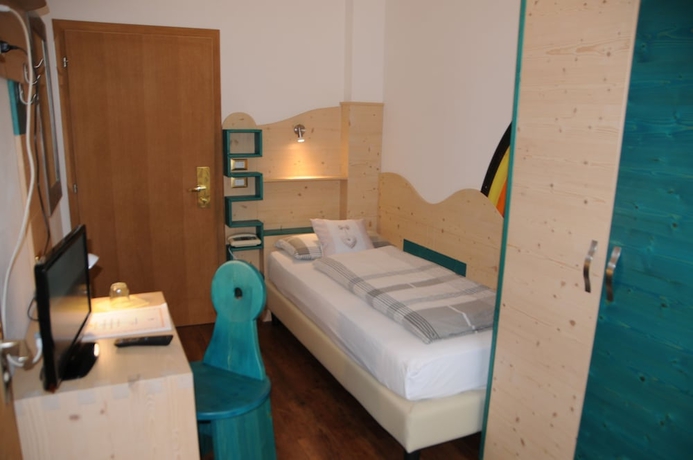 Imagen de la habitación del Hotel Olympia, Varda. Foto 4