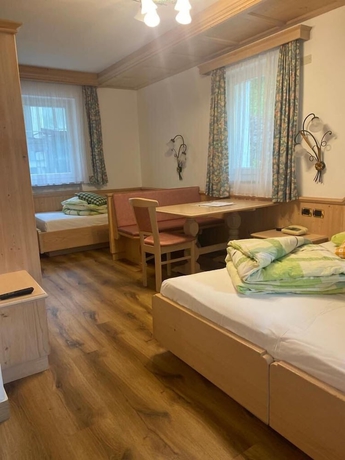 Imagen de la habitación del Hotel Olympia, Varda. Foto 5