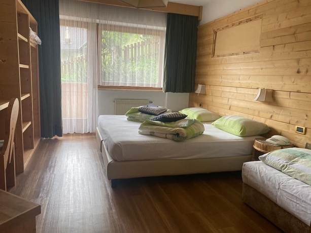 Imagen de la habitación del Hotel Olympia, Varda. Foto 9