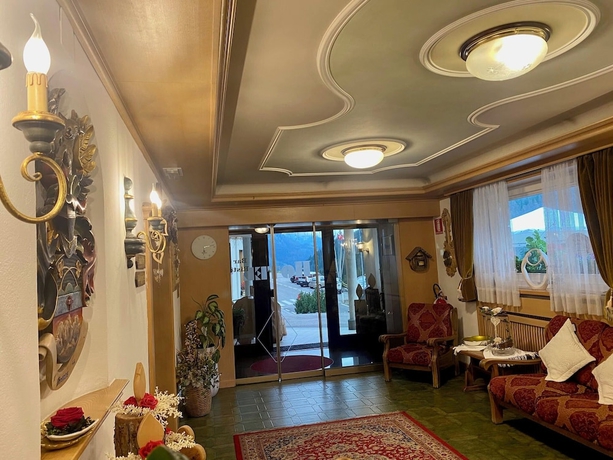 Imagen de los interiores del Hotel Olympia, Varda. Foto 19