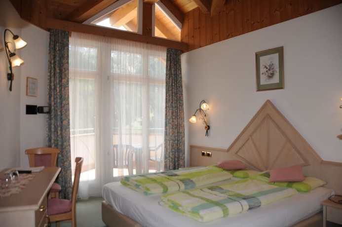 Imagen de la habitación del Hotel Olympia, Varda. Foto 13