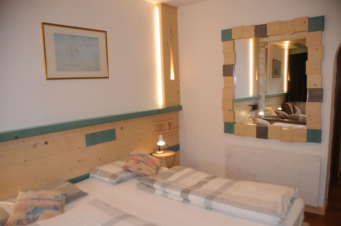 Imagen de la habitación del Hotel Olympia, Varda. Foto 14