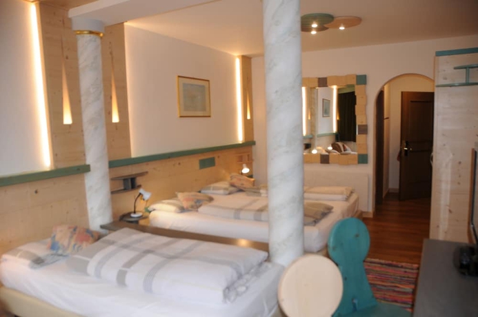 Imagen de la habitación del Hotel Olympia, Varda. Foto 15