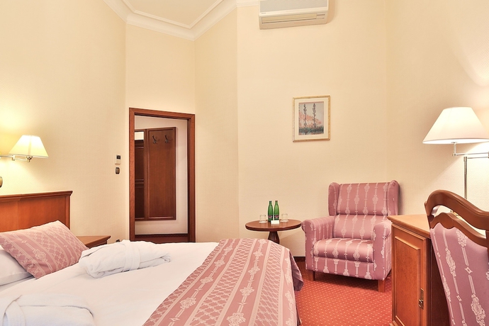 Imagen de la habitación del Hotel Olympia Wellness. Foto 4