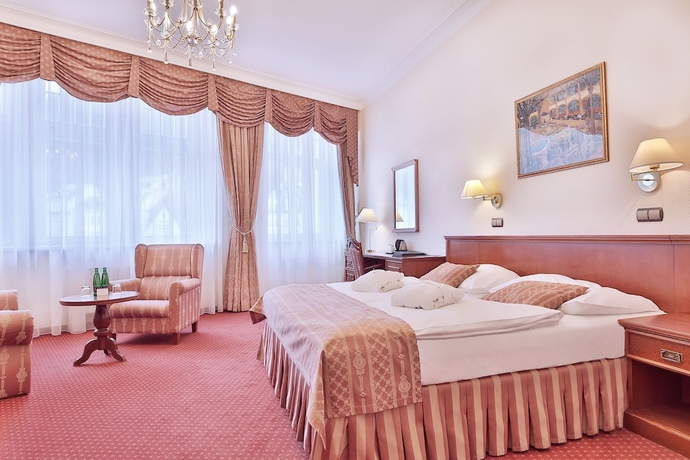 Imagen de la habitación del Hotel Olympia Wellness. Foto 7