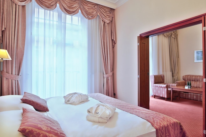 Imagen de la habitación del Hotel Olympia Wellness. Foto 15