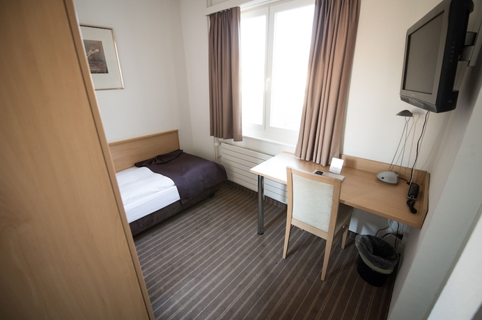 Imagen de la habitación del Hotel Olympia, Zúrich. Foto 10