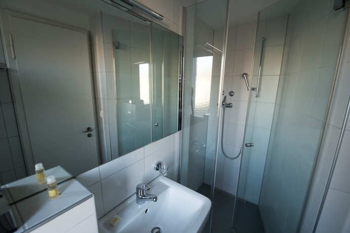 Imagen de la habitación del Hotel Olympia, Zúrich. Foto 15