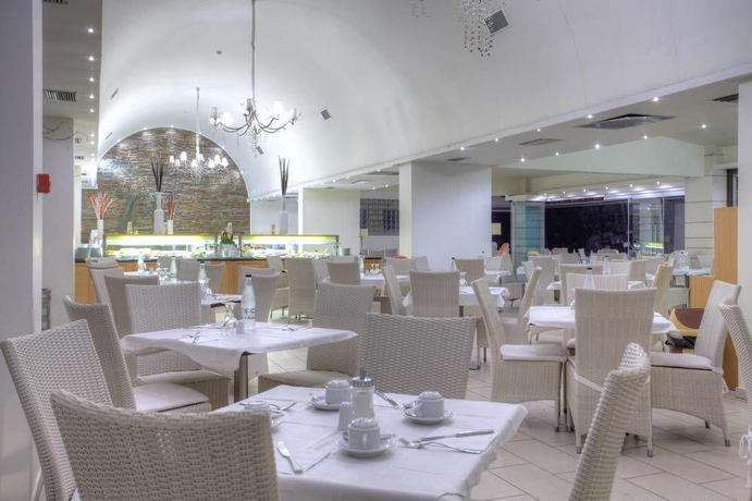 Imagen general del Hotel Olympian Bay Grand Resort. Foto 9