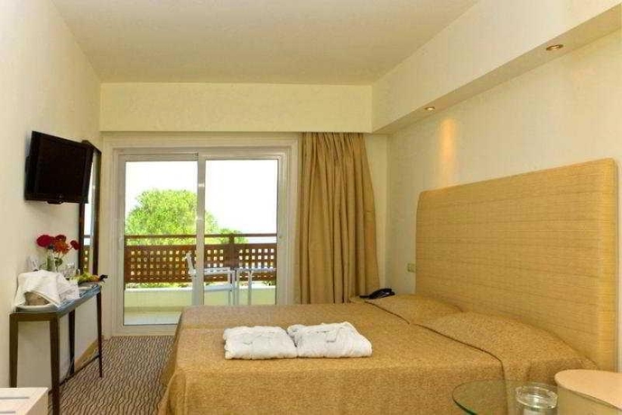 Imagen general del Hotel Olympian Bay Grand Resort. Foto 11