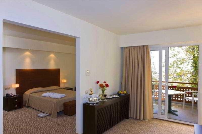 Imagen general del Hotel Olympian Bay Grand Resort. Foto 12