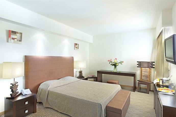 Imagen general del Hotel Olympian Bay Grand Resort. Foto 14