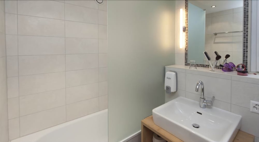 Imagen de la habitación del Hotel Olympic, CRANS MONTANA . Foto 17