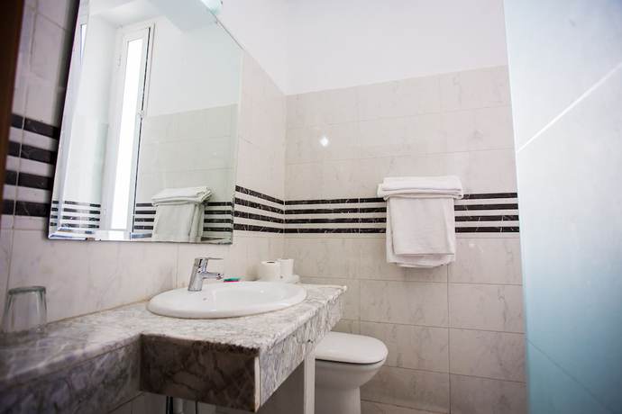 Imagen de la habitación del Hotel Olympic, Fez. Foto 13