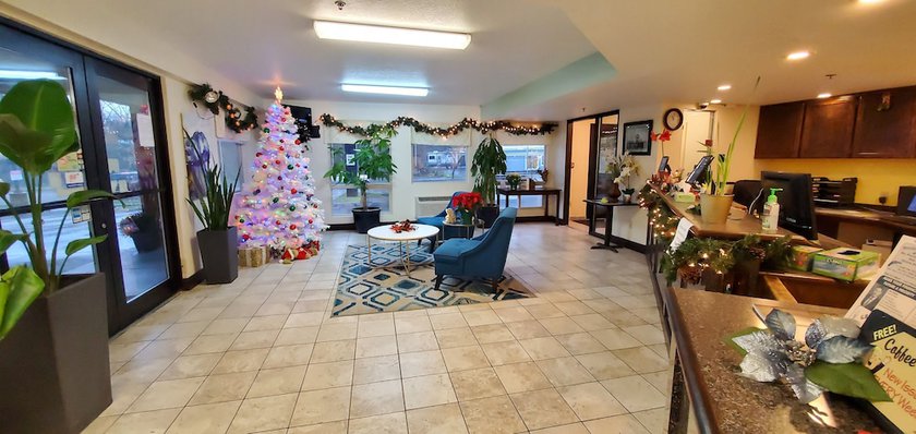 Imagen de los interiores del Hotel Olympic Inn And Suites, Port Angeles. Foto 18