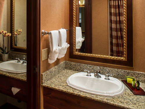 Imagen de la habitación del Hotel Olympic Lodge. Foto 9