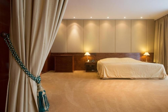 Imagen de la habitación del Hotel Olympic Palace. Foto 9