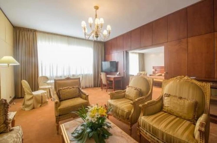 Imagen de la habitación del Hotel Olympic Palace. Foto 14