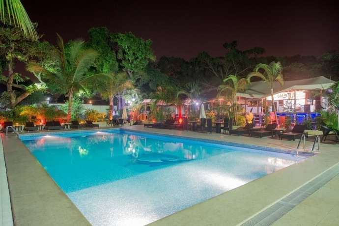 Imagen de la piscina del Hotel Olympic Palace. Foto 17