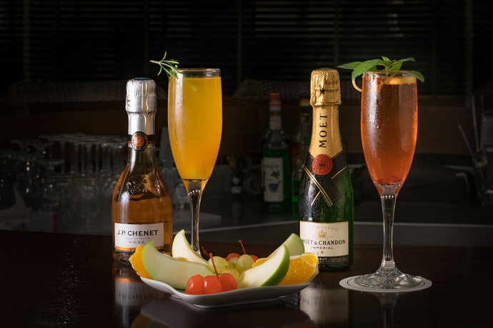 Imagen del bar/restaurante del Hotel Olympic Palace Resort and Convention Center. Foto 5