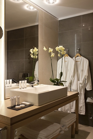 Imagen de la habitación del Hotel Olympic Palace Resort and Convention Center. Foto 9